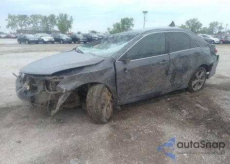 2013 Toyota Camry Se V6 z USA, uszkodzony, nr VIN 4T1BK1FKXDU020607